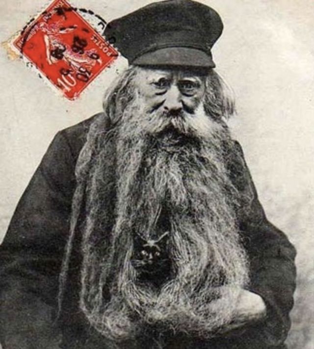 Louis Coulon et sa barbe de 3.30 mètres, vrai nid à chats et à oiseaux Louis Coulon et sa barbe de 3 30 metres vrai nid a chats et a oiseaux 2 Louis-Coulon-et-sa-barbe-de-3-30-metres-vrai-nid-a-chats-et-a-oiseaux-2