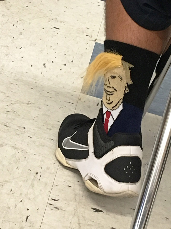 Des chaussettes Donald Trump avec la mèche Des chaussettes Donald Trump avec la meche 8 Des-chaussettes-Donald-Trump-avec-la-meche-8