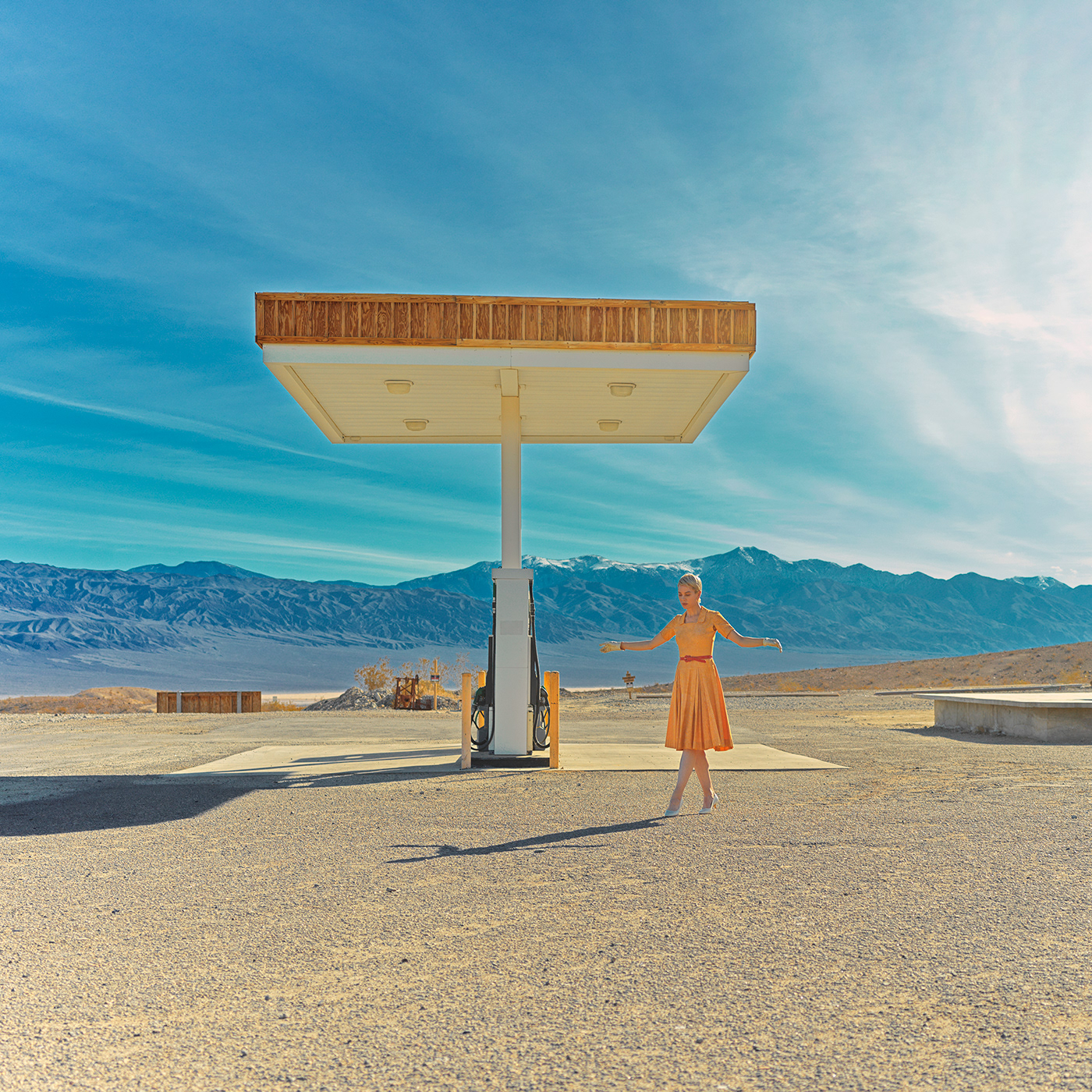 LOST in The VALLEY - les nageuses dans le désert par Maria Svarbova LOST in The VALLEY les nageuses dans le desert par Maria Svarbova 1 LOST-in-The-VALLEY-les-nageuses-dans-le-desert-par-Maria-Svarbova-1