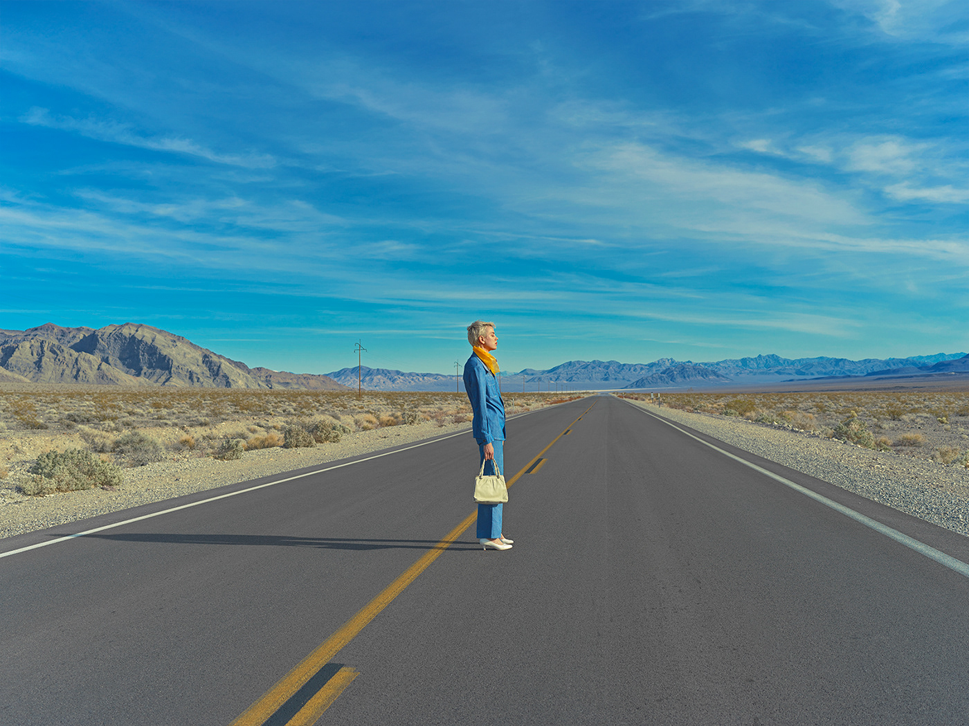 LOST in The VALLEY - les nageuses dans le désert par Maria Svarbova LOST in The VALLEY les nageuses dans le desert par Maria Svarbova 7 LOST-in-The-VALLEY-les-nageuses-dans-le-desert-par-Maria-Svarbova-7