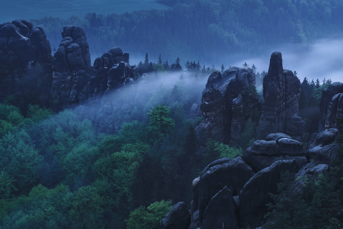 The blue border - La phase bleue entre le jour et la nuit par Kilian Schönberger The blue border La phase bleue entre le jour et la nuit par Kilian Schonberger 5 The-blue-border-La-phase-bleue-entre-le-jour-et-la-nuit-par-Kilian-Schonberger-5