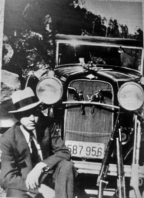 De vraies photos de Bonnie Parker et Clyde Barrow prises par W. D. Jones De vraies photos de Bonnie Parker et Clyde Barrow prises par W D Jones bonnie et clyde 5 De-vraies-photos-de-Bonnie-Parker-et-Clyde-Barrow-prises-par-W-D-Jones-bonnie-et-clyde-5
