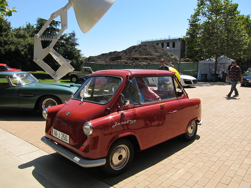 La Janus de Zündapp - une microvoiture avec des portes capot et coffre La Janus de Zundapp une microvoiture avec des portes capot et coffre 17 La-Janus-de-Zundapp-une-microvoiture-avec-des-portes-capot-et-coffre-17