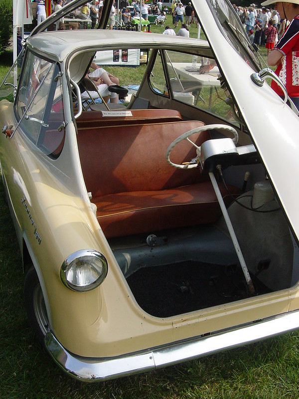 La Janus de Zündapp - une microvoiture avec des portes capot et coffre La Janus de Zundapp une microvoiture avec des portes capot et coffre 7 La-Janus-de-Zundapp-une-microvoiture-avec-des-portes-capot-et-coffre-7