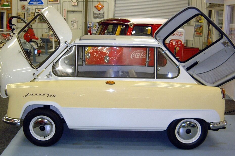 La Zündapp Janus, la microvoiture avec une porte à l’avant et une autre à l’arrière zundapp janus bruce weiner microcar museum Zündapp Janus, microvoiture allemande des années 1950