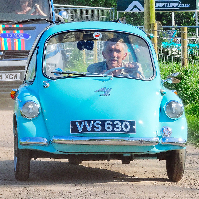 17 photos de la Heinkel Kabine, tricar des années 50-60 17 photos vintage de la Heinkel Kabine tricar des annees 50 60 10 17-photos-vintage-de-la-Heinkel-Kabine-tricar-des-annees-50-60-10