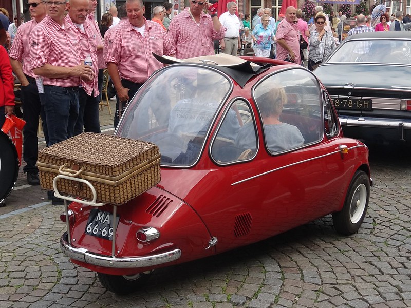 17 photos de la Heinkel Kabine, tricar des années 50-60 17 photos vintage de la Heinkel Kabine tricar des annees 50 60 2 17-photos-vintage-de-la-Heinkel-Kabine-tricar-des-annees-50-60-2