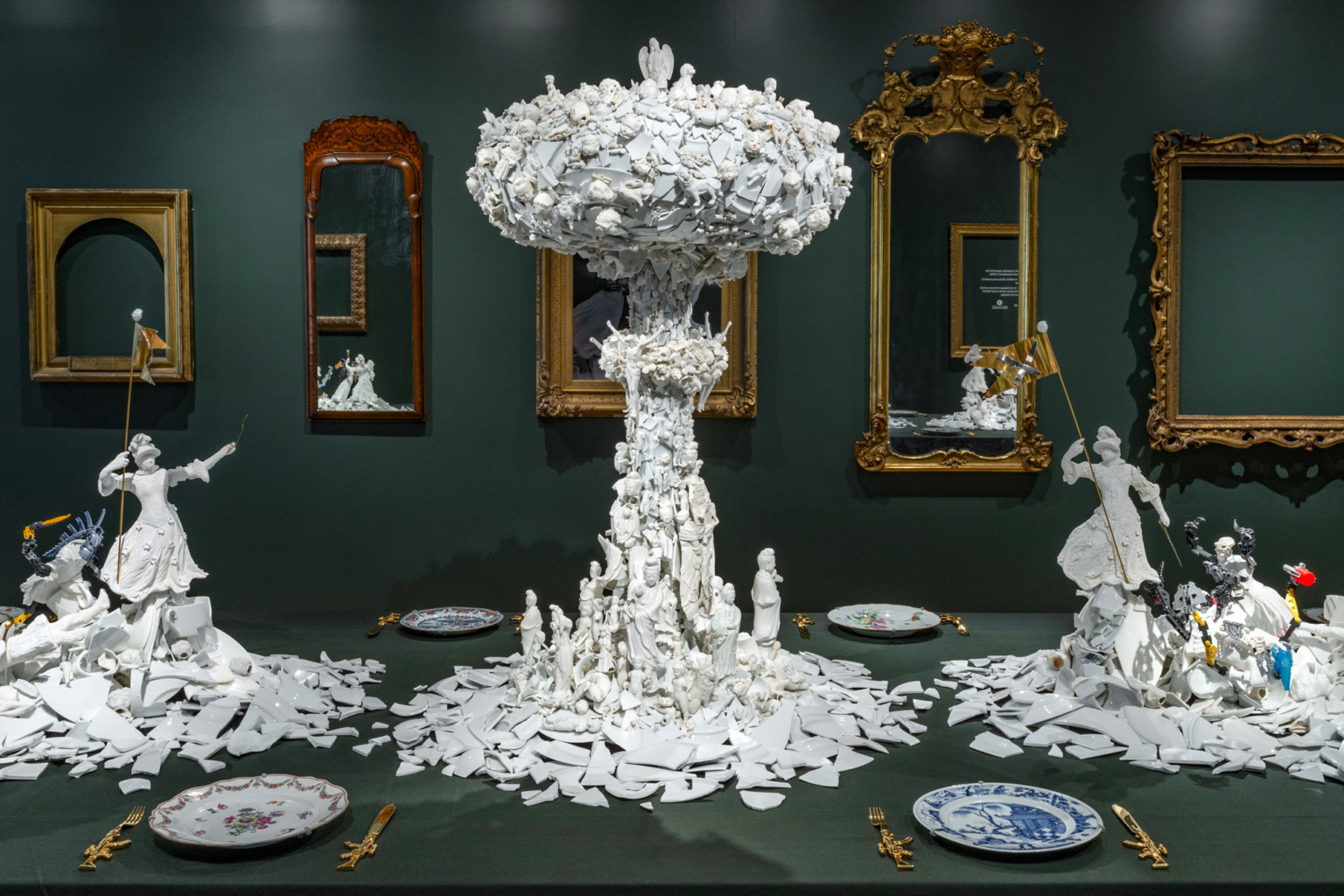 Des composition en recyclage de céramique par Bouke de Vries Des composition en recyclage de ceramique par Bouke de Vries 7 Des-composition-en-recyclage-de-ceramique-par-Bouke-de-Vries-7