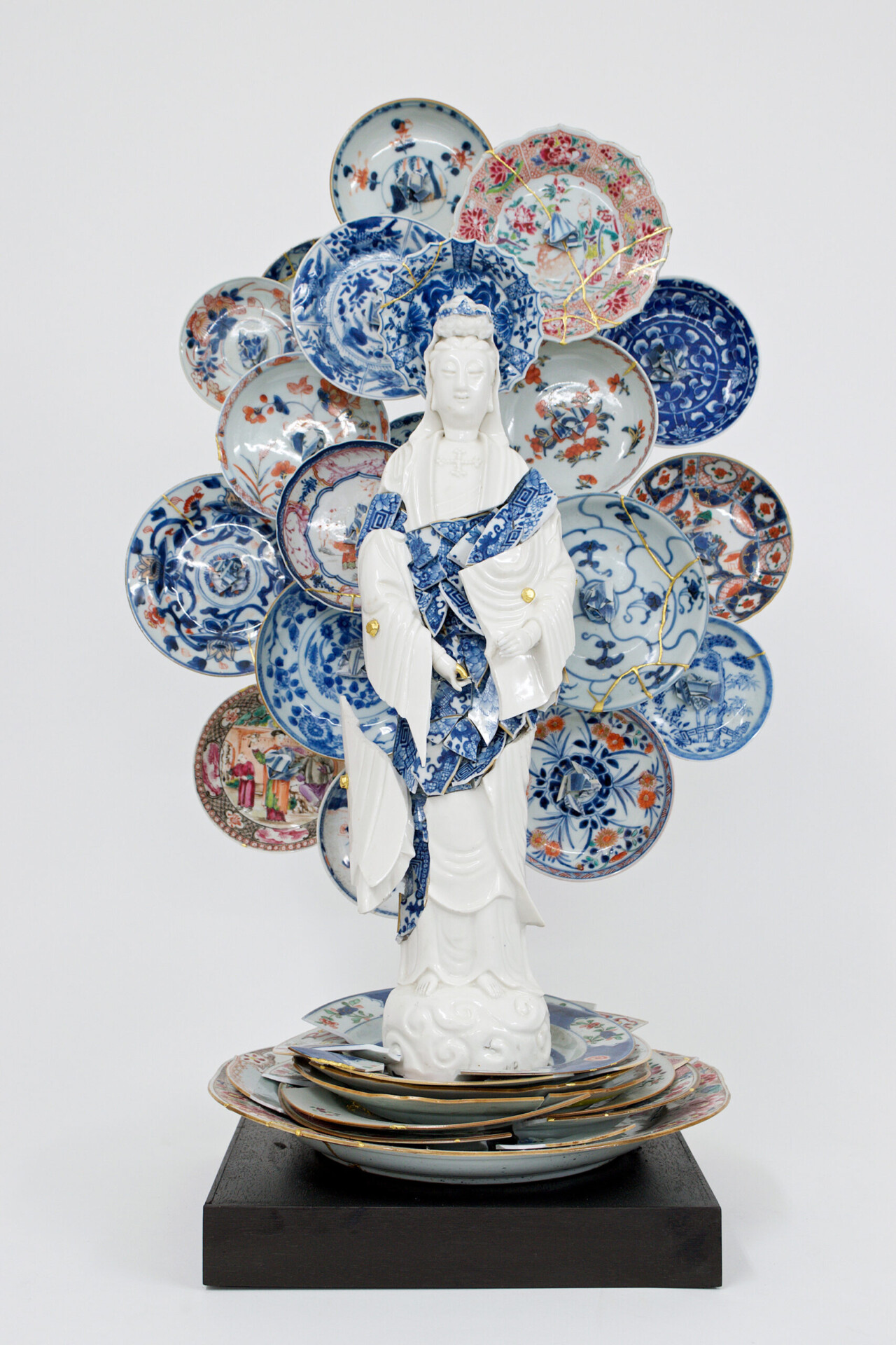Des nouvelles compositions de porcelaine par Bouke de Vries 1 Des nouvelles compositions de porcelaine par Bouke de Vries 1