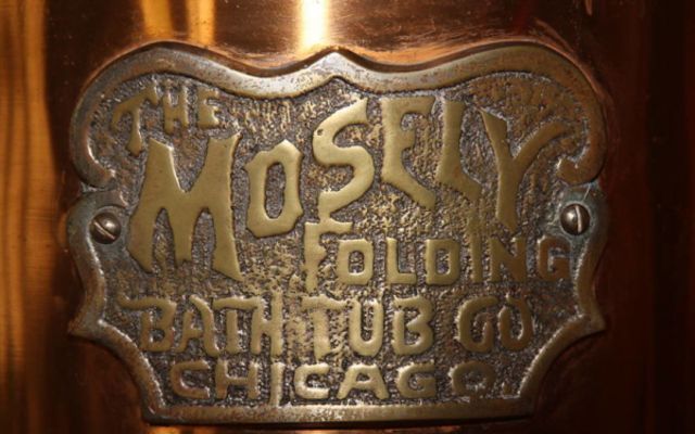 La baignoire escamotable Mosely, une baignoire dans un placard La baignoire escamotable Mosely une baignoire dans un placard 4 La-baignoire-escamotable-Mosely-une-baignoire-dans-un-placard-4