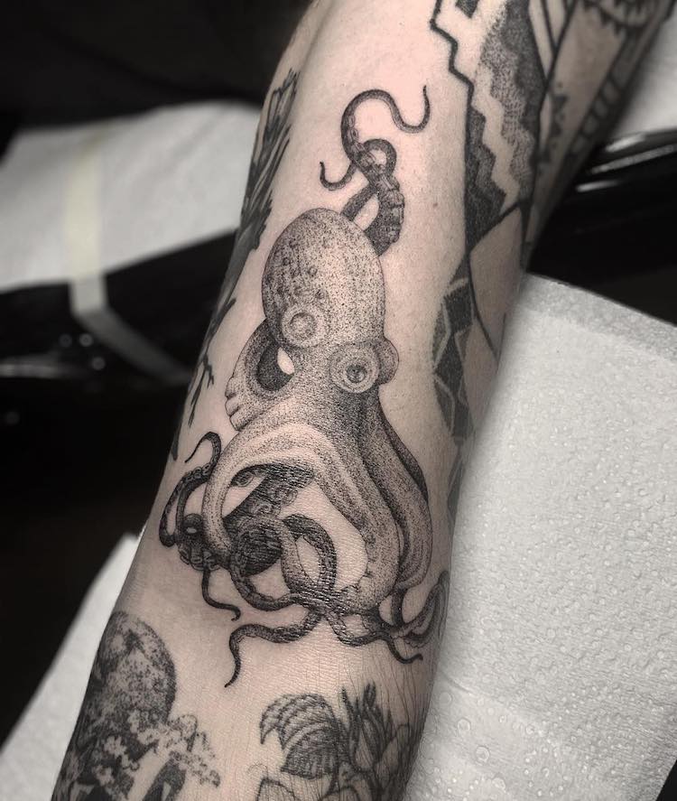 Les tatouages gothiques et natures de Annita Maslov Les tatouages gothiques et natures de Annita Maslov 12 Les-tatouages-gothiques-et-natures-de-Annita-Maslov-12