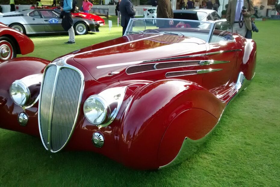 Delahaye Type 165 rouge carrossée par Figoni et Falaschi en 1939
