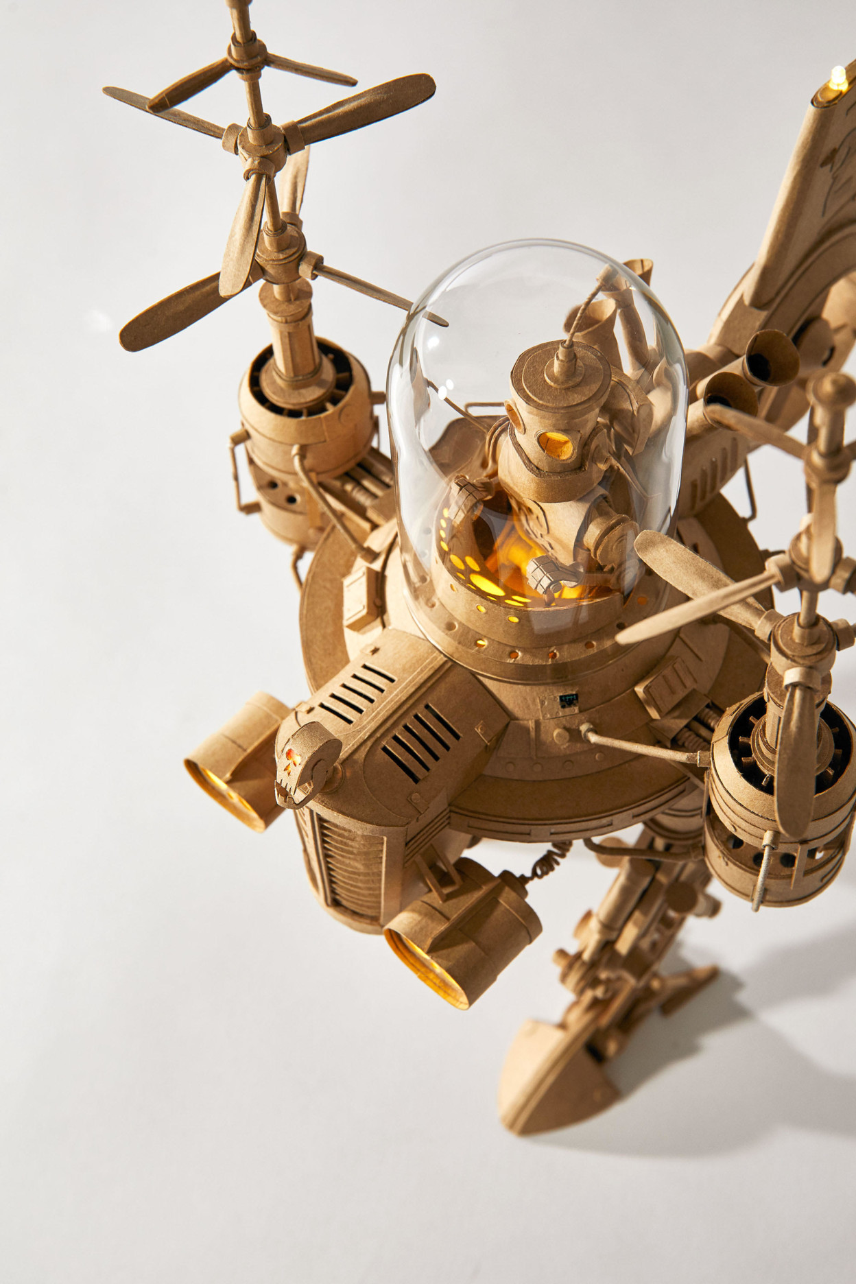 Les sculptures de carton steampunk de Greg Olijnyk Les sculptures de carton steampunk de Greg Olijnyk 6 Les-sculptures-de-carton-steampunk-de-Greg-Olijnyk-6