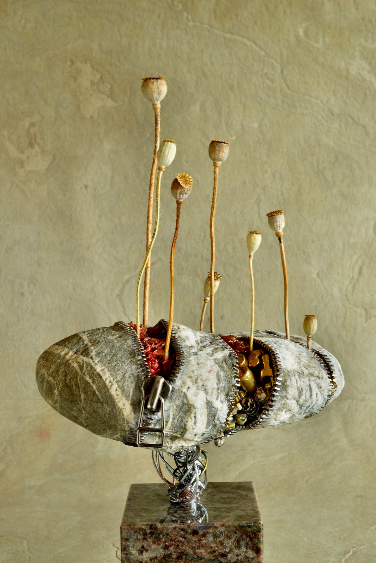 Les facétieuses sculptures de pierre de Hirotoshi Ito Les facetieuses sculptures de pierre de Hirotoshi Ito 7 Les-facetieuses-sculptures-de-pierre-de-Hirotoshi-Ito-7