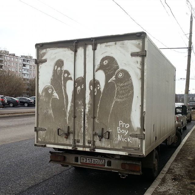 street art: des dessins dans la crasse des camions par Nikita Golubev street art des dessins dans la crasse des camions par Nikita Golubev 10 street-art-des-dessins-dans-la-crasse-des-camions-par-Nikita-Golubev-10