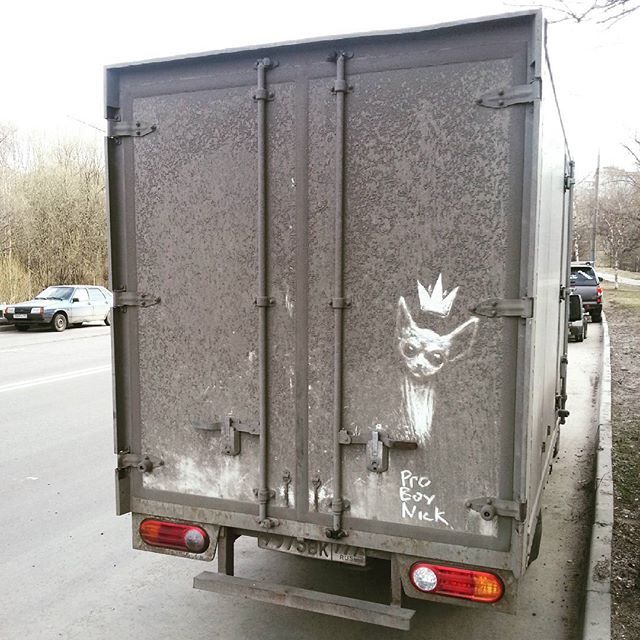 street art: des dessins dans la crasse des camions par Nikita Golubev street art des dessins dans la crasse des camions par Nikita Golubev 7 street-art-des-dessins-dans-la-crasse-des-camions-par-Nikita-Golubev-7