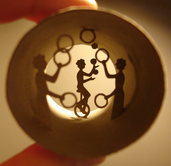 De l'art dans des rouleaux de papier toilette par Anastassia Elias De l art dans des rouleaux de papier toilette par Anastassia Elias 5 De-l-art-dans-des-rouleaux-de-papier-toilette-par-Anastassia-Elias-5