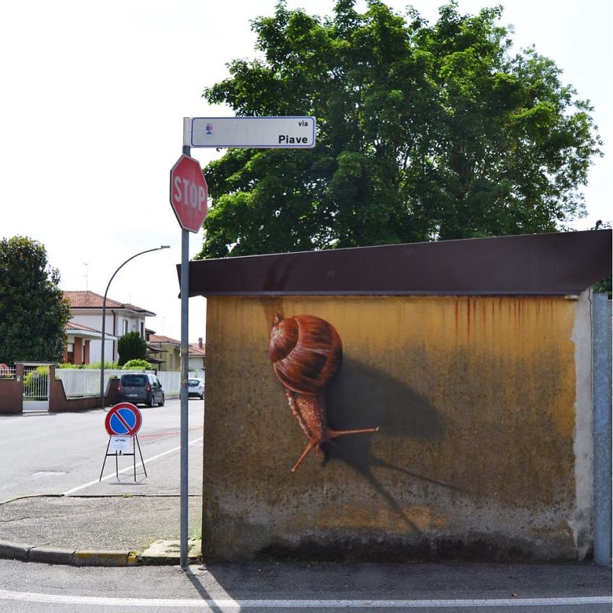 Du street art qui interagit avec son environnement par Cheone Du street art qui interagit avec son environnement par Cheone 17 Du-street-art-qui-interagit-avec-son-environnement-par-Cheone-17