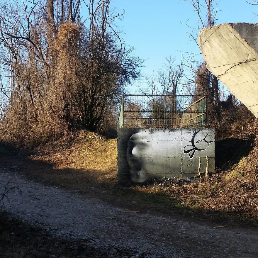 Du street art qui interagit avec son environnement par Cheone Du street art qui interagit avec son environnement par Cheone 20 Du-street-art-qui-interagit-avec-son-environnement-par-Cheone-20