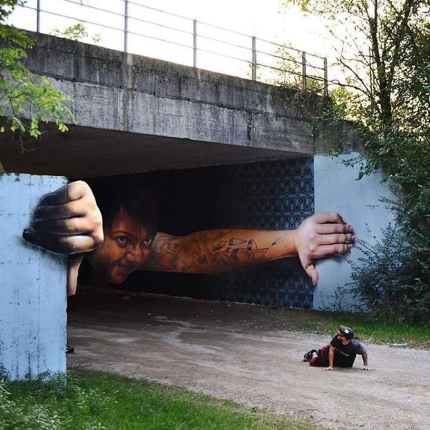 Du street art qui interagit avec son environnement par Cheone Du street art qui interagit avec son environnement par Cheone 4 Du-street-art-qui-interagit-avec-son-environnement-par-Cheone-4