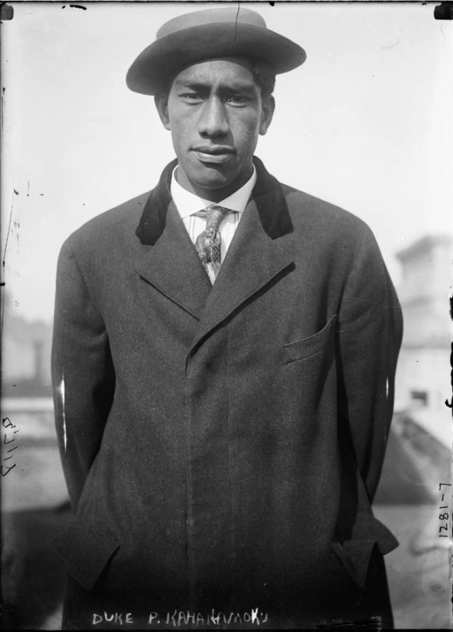 Duke Kahanamoku - un nageur devenu un des pères du surf Duke Kahanamoku un nageur devenu un des peres du surf 14 Duke-Kahanamoku-un-nageur-devenu-un-des-peres-du-surf-14