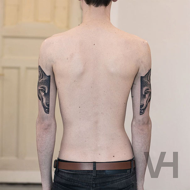 Symmetries - les demi-tatouages symétriques de Valentin Hirsch Les tatouages symetriques de Valentin Hirsch 10 Les-tatouages-symetriques-de-Valentin-Hirsch-10