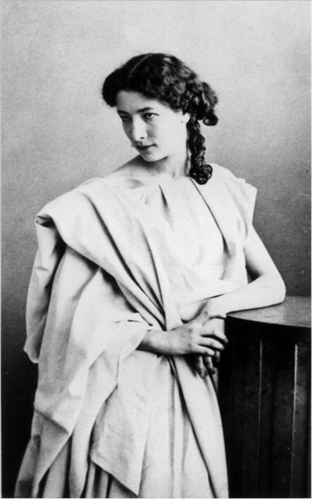 Portraits de Sarah Bernhardt, fantasque et fantastique actrice du 19eme et 20eme siècles Portraits de Sarah Bernhardt fantasque et fantastique actrice du 19eme et 20eme siècles Sara Marie Henriette Bernhardt 19 Portraits-de-Sarah-Bernhardt-fantasque-et-fantastique-actrice-du-19eme-et-20eme-siècles-Sara-Marie-Henriette-Bernhardt-19