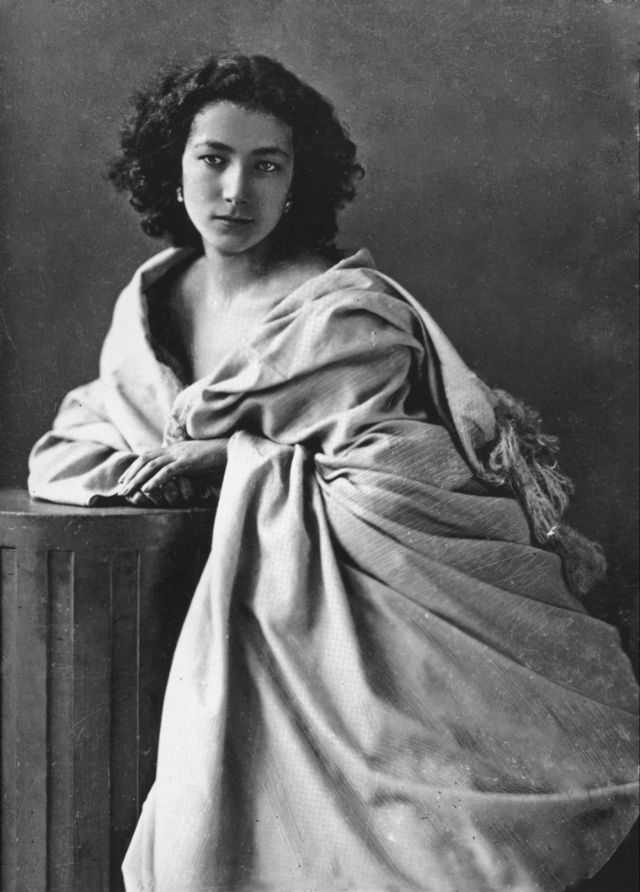 Portraits de Sarah Bernhardt, fantasque et fantastique actrice du 19eme et 20eme siècles Portraits de Sarah Bernhardt fantasque et fantastique actrice du 19eme et 20eme siècles Sara Marie Henriette Bernhardt 2 Portraits-de-Sarah-Bernhardt-fantasque-et-fantastique-actrice-du-19eme-et-20eme-siècles-Sara-Marie-Henriette-Bernhardt-2