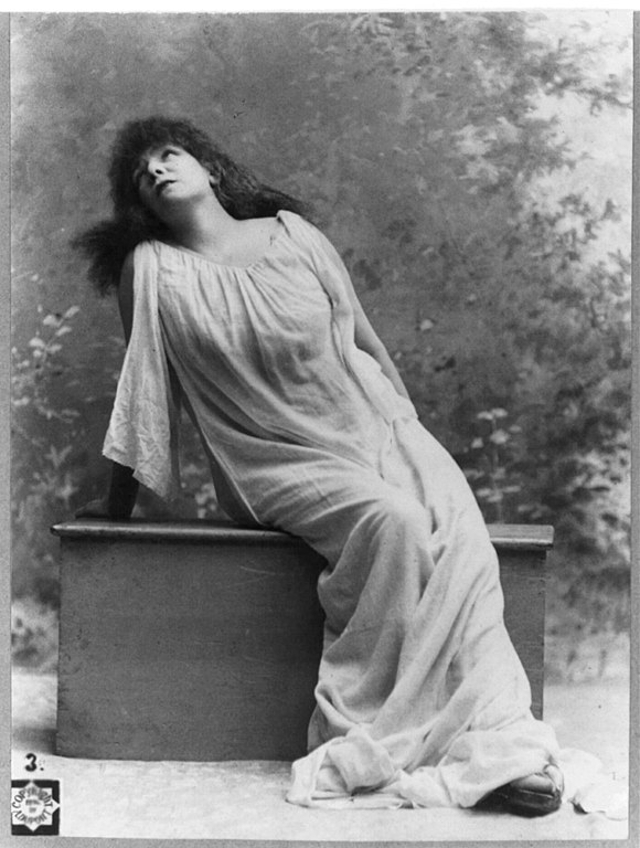 Portraits de Sarah Bernhardt, fantasque et fantastique actrice du 19eme et 20eme siècles Portraits de Sarah Bernhardt fantasque et fantastique actrice du 19eme et 20eme siècles Sara Marie Henriette Bernhardt 24 Portraits-de-Sarah-Bernhardt-fantasque-et-fantastique-actrice-du-19eme-et-20eme-siècles-Sara-Marie-Henriette-Bernhardt-24