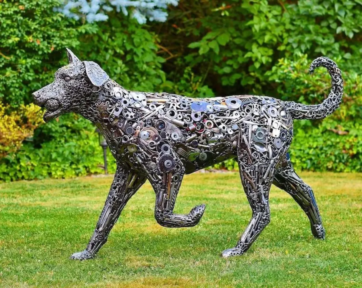 De nouvelles sculptures en assemblage de pieces metalliques recyclage Brian Mock 8 sculpture de chien en assemblage métallique par Brian Mock