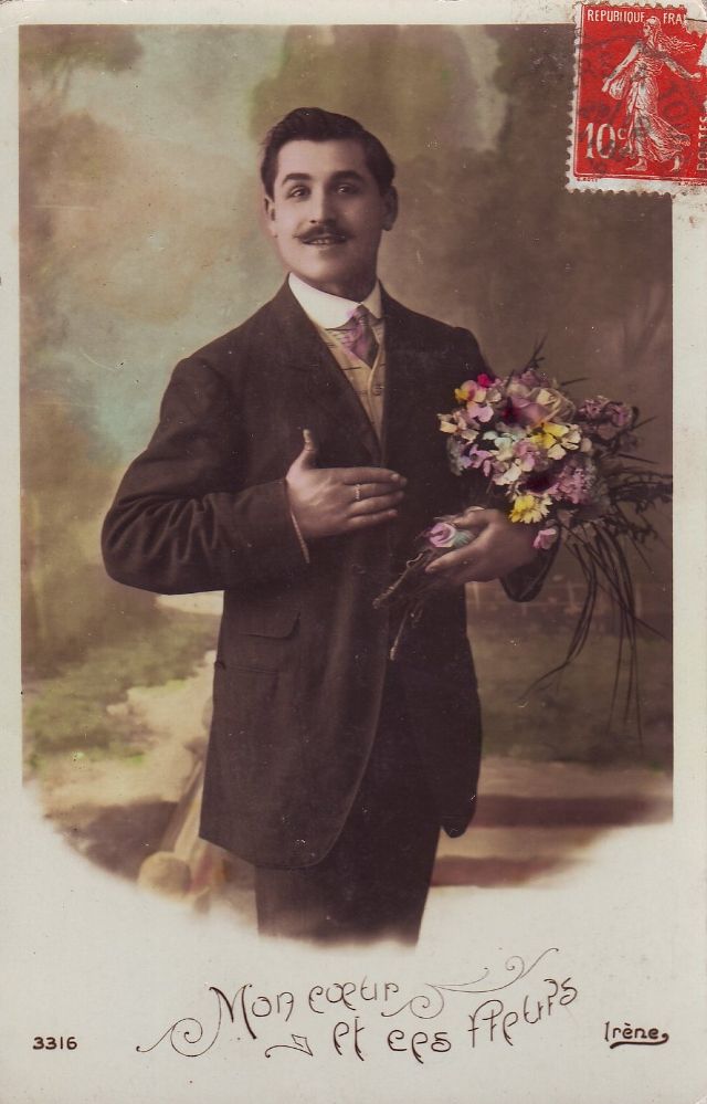 Des moustachus avec des fleurs dans les cartes postales de la belle époque Des moustachus avec des fleurs dans les cartes postales de la belle epoque 3 Des-moustachus-avec-des-fleurs-dans-les-cartes-postales-de-la-belle-epoque-3