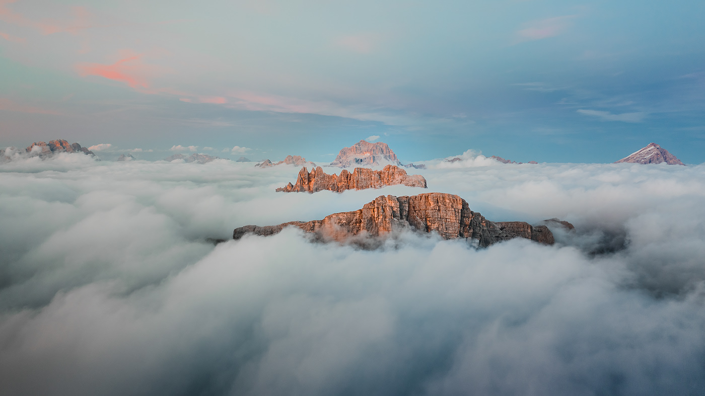 Peak hour - dolomites from above - les dolomites vues du ciel par Gábor Nagy Peak hour dolomites from above les dolomites vues du ciel par Gabor Nagy 2 Peak-hour-dolomites-from-above-les-dolomites-vues-du-ciel-par-Gabor-Nagy-2