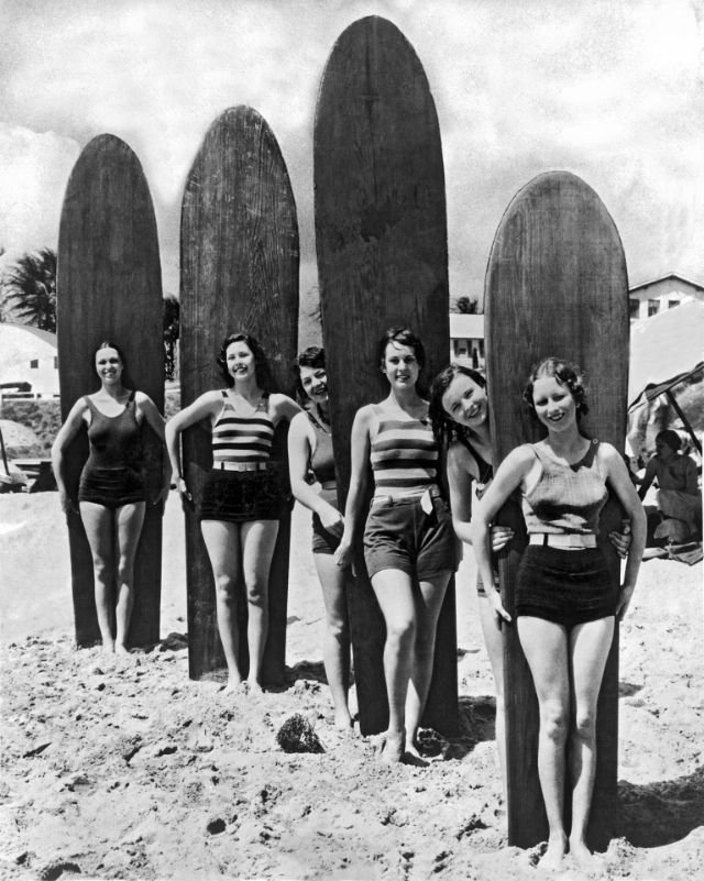 Quelques images vintage de surfeurs début du XXeme siècle Quelques images vintage de surfeurs debut du XXeme siecle 11 Quelques-images-vintage-de-surfeurs-debut-du-XXeme-siecle-11