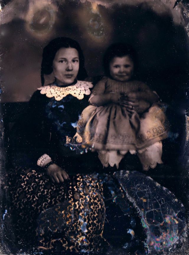 Des portraits de mamans posant avec leurs enfants au XIXeme siècle des mamans posant avec leurs enfants au XIXeme siecle 39 des-mamans-posant-avec-leurs-enfants-au-XIXeme-siecle-39