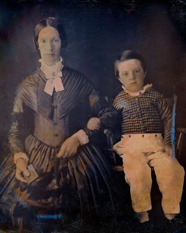 Des portraits de mamans posant avec leurs enfants au XIXeme siècle des mamans posant avec leurs enfants au XIXeme siecle 40 des-mamans-posant-avec-leurs-enfants-au-XIXeme-siecle-40