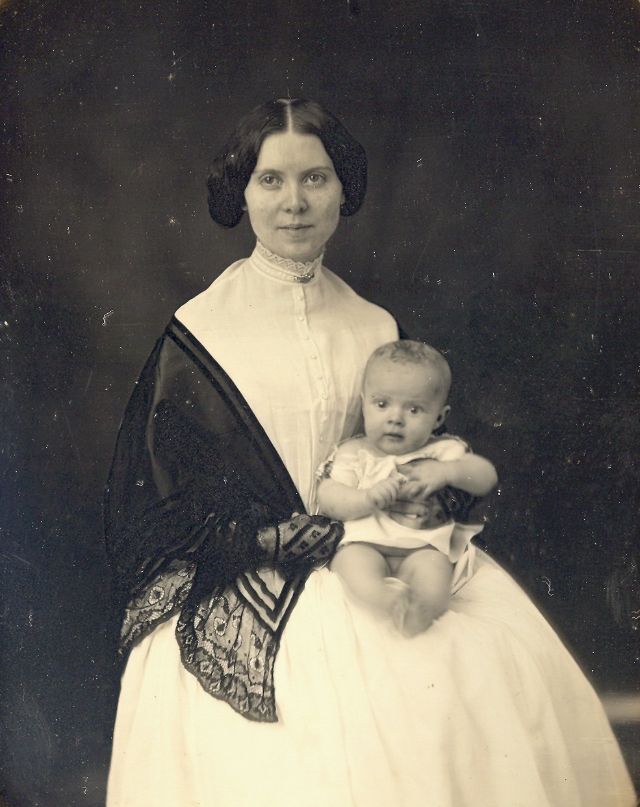 Des portraits de mamans posant avec leurs enfants au XIXeme siècle des mamans posant avec leurs enfants au XIXeme siecle 5 des-mamans-posant-avec-leurs-enfants-au-XIXeme-siecle-5