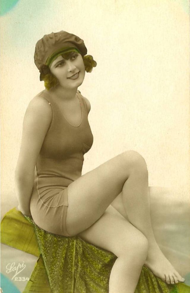 Les maillots de bains pour femmes au début du XXeme siècle Les maillots de bains pour femmes au debut du XXeme siecle 11 Les-maillots-de-bains-pour-femmes-au-debut-du-XXeme-siecle-11