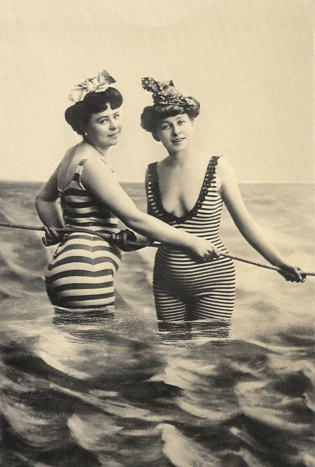 Les maillots de bains pour femmes au début du XXeme siècle Les maillots de bains pour femmes au debut du XXeme siecle 30 Les-maillots-de-bains-pour-femmes-au-debut-du-XXeme-siecle-30