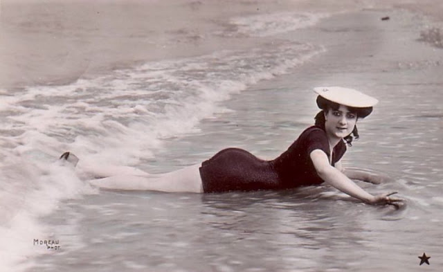 Les maillots de bains pour femmes au début du XXeme siècle Les maillots de bains pour femmes au debut du XXeme siecle 4 Les-maillots-de-bains-pour-femmes-au-debut-du-XXeme-siecle-4