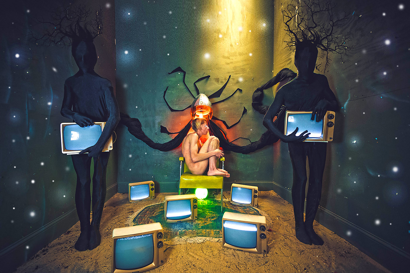 Shadows - quand des monstres envahissent de petites pièces par Karen Jerzyk Shadows quand des monstres envahissent de petites pieces par Karen Jerzyk 7 Shadows-quand-des-monstres-envahissent-de-petites-pieces-par-Karen-Jerzyk-7