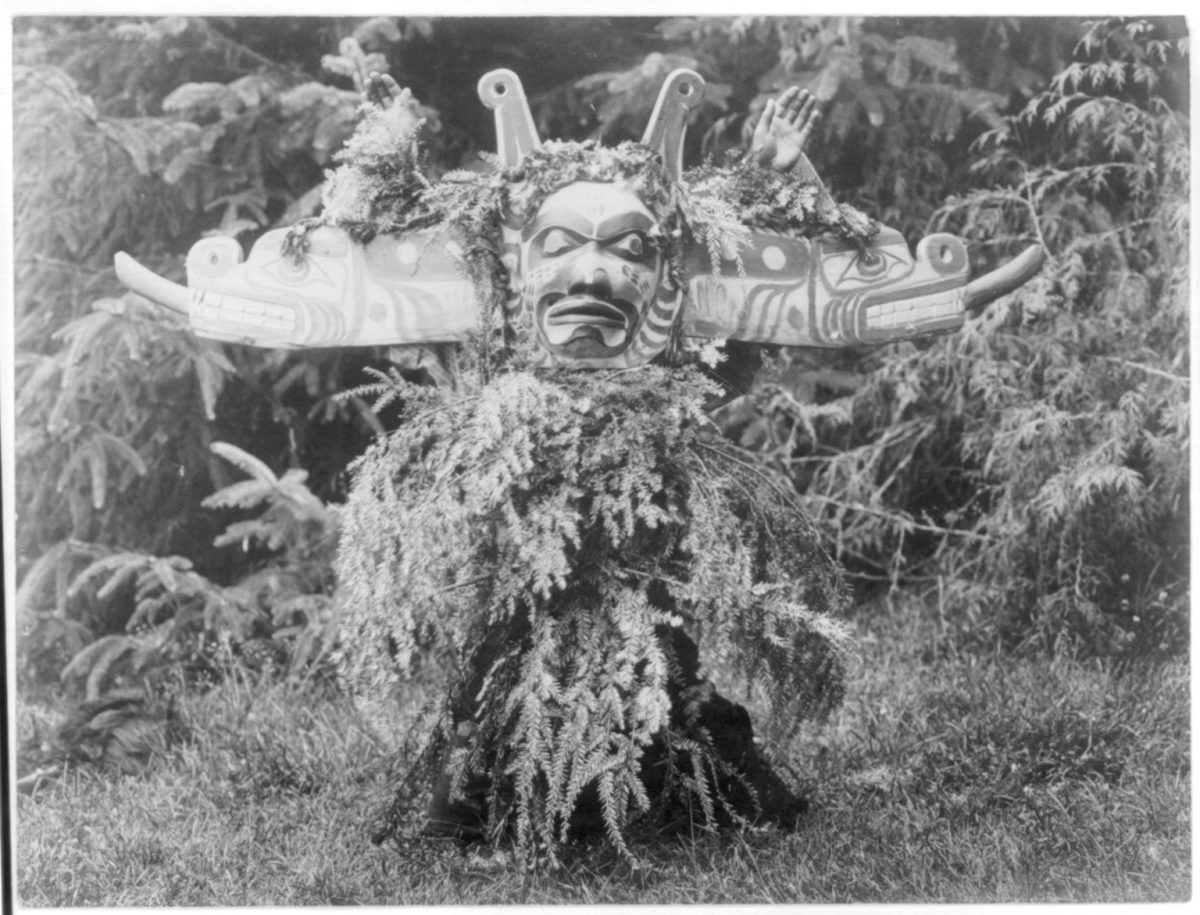 Des masques amérindiens du début du 20ème siècle par Edward S. Curtis des masques amerindiens du debut du 20eme siecle par Edward S Curtis 15 des-masques-amerindiens-du-debut-du-20eme-siecle-par-Edward-S-Curtis-15