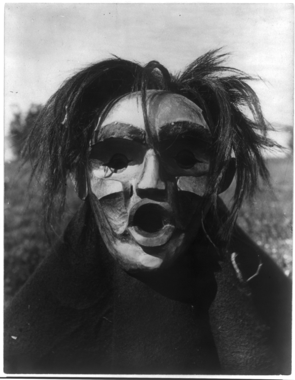 Des masques amérindiens du début du 20ème siècle par Edward S. Curtis des masques amerindiens du debut du 20eme siecle par Edward S Curtis 4 des-masques-amerindiens-du-debut-du-20eme-siecle-par-Edward-S-Curtis-4