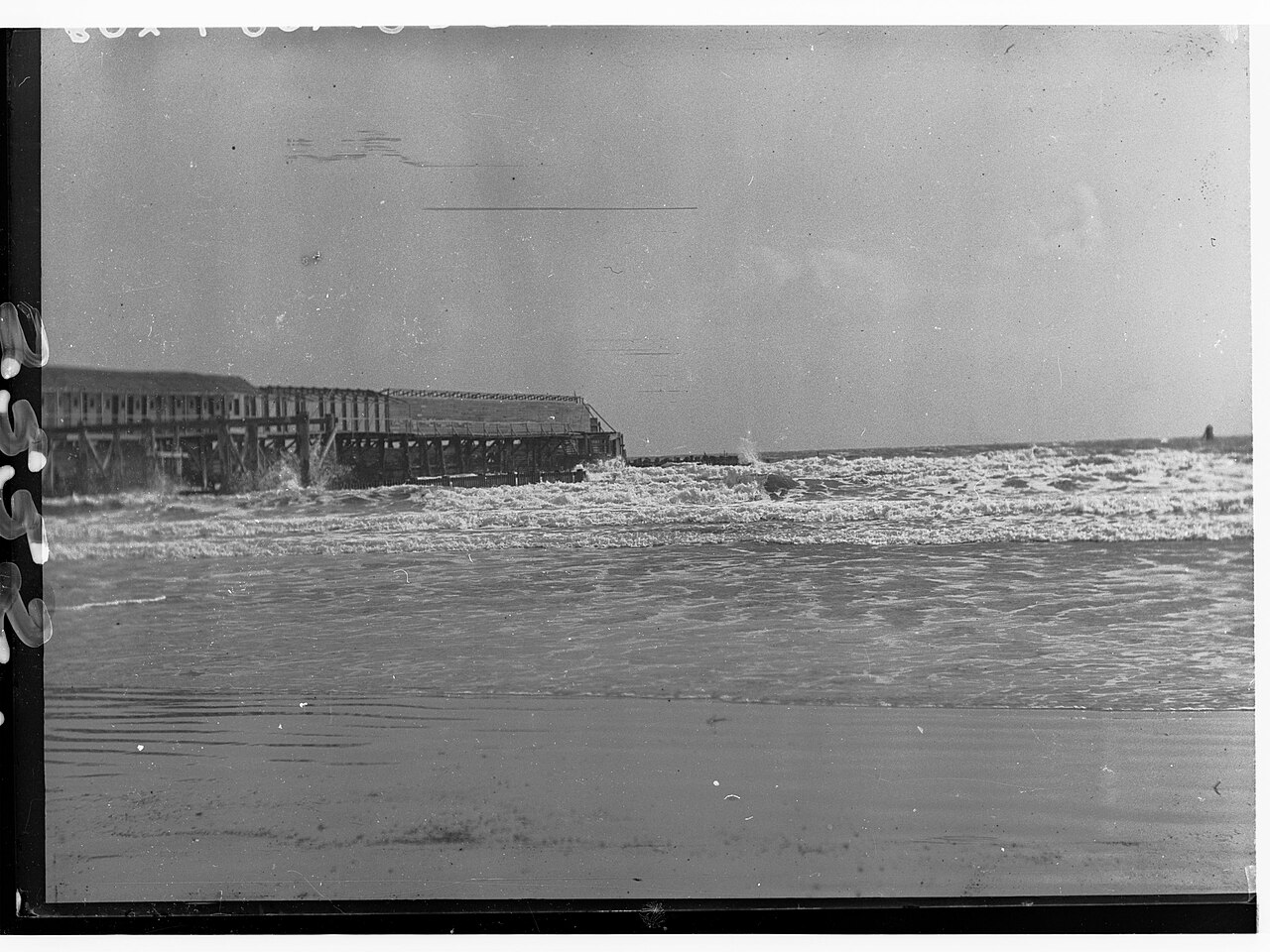Glenelg Jetty et les bains de mer de Glenelg en Australie vers 1905 Glenelg Jetty et les bains de mer de Glenelg en Australie vers 1905