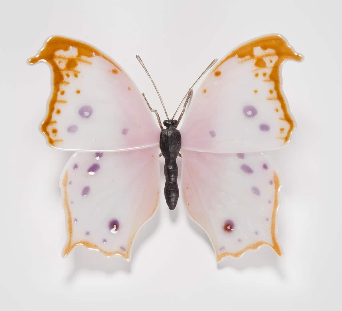 Des sculptures de verre de papillons en voie de disparition par Laura Hart Des sculptures de verre de papillons en voie de disparition par Laura Hart 10 morpho nacre Des-sculptures-de-verre-de-papillons-en-voie-de-disparition-par-Laura-Hart-10-morpho-nacre