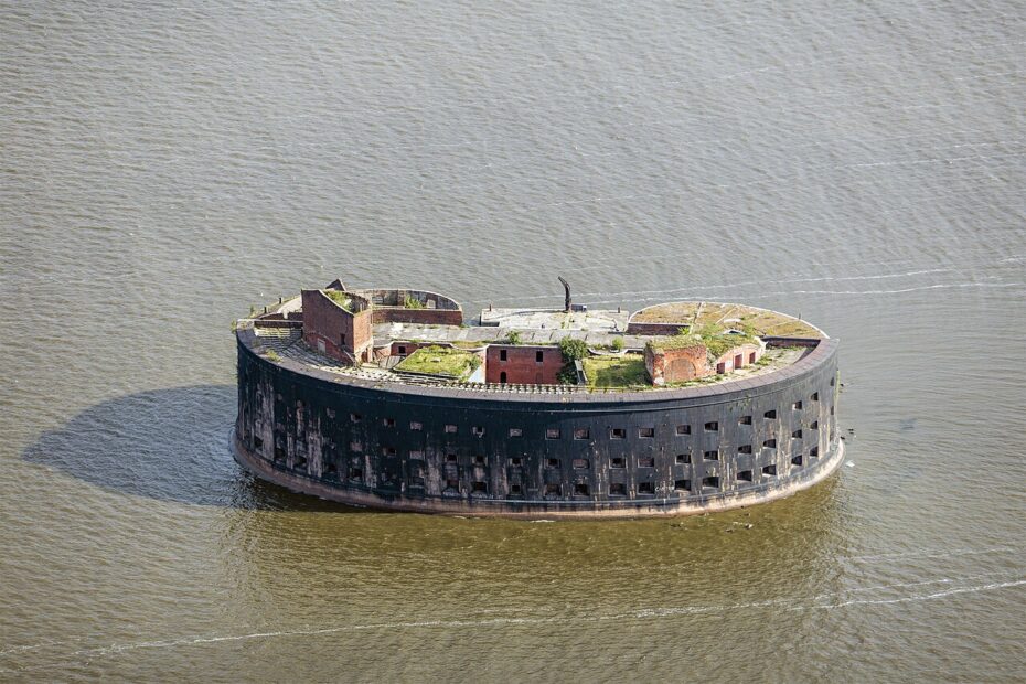 Fort Alexander, le fort de la peste sur une île artificielle près de Saint-Pétersbourg Le fort Alexander un fort sur une ile artificielle 1 1 Le fort Alexander un fort sur une ile artificielle 1