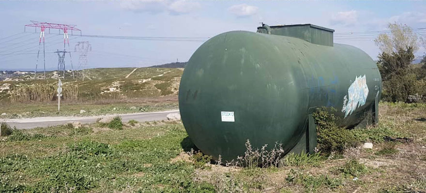 Street art: la géniale transformation d'une citerne de gaz par Braga Last1 Street art la geniale transformation d une citerne de gaz par Braga Last1 5 Street-art-la-geniale-transformation-d-une-citerne-de-gaz-par-Braga-Last1-5