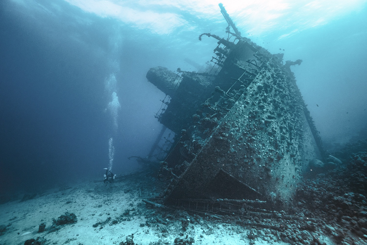 Wrecks - plongées dans des épaves de la mer rouge par Tiina Törmänen Wrecks plongees dans des epaves de la mer rouge par Tiina Tormanen 3 Wrecks-plongees-dans-des-epaves-de-la-mer-rouge-par-Tiina-Tormanen-3