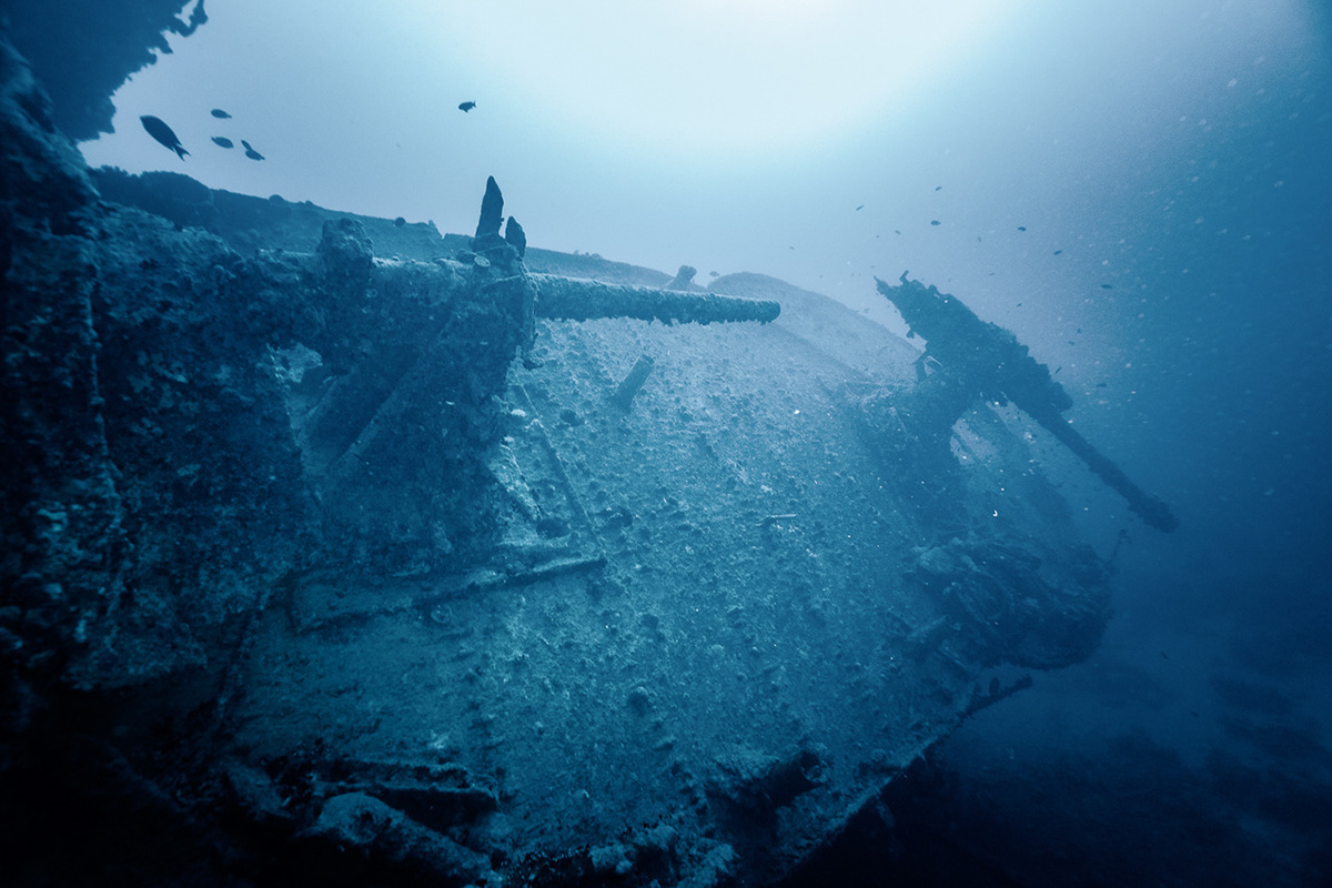 Wrecks - plongées dans des épaves de la mer rouge par Tiina Törmänen Wrecks plongees dans des epaves de la mer rouge par Tiina Tormanen 6 Wrecks-plongees-dans-des-epaves-de-la-mer-rouge-par-Tiina-Tormanen-6