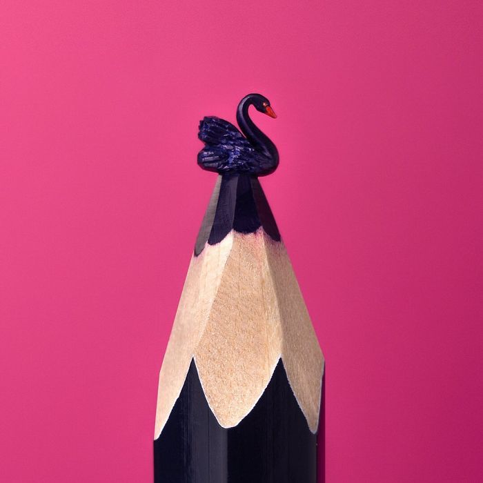de nouvelles sculptures de mines de crayons par Salavat Fidai de nouvelles sculptures de mines de crayons par Salavat Fidai 17 cygne noir de-nouvelles-sculptures-de-mines-de-crayons-par-Salavat-Fidai-17-cygne-noir