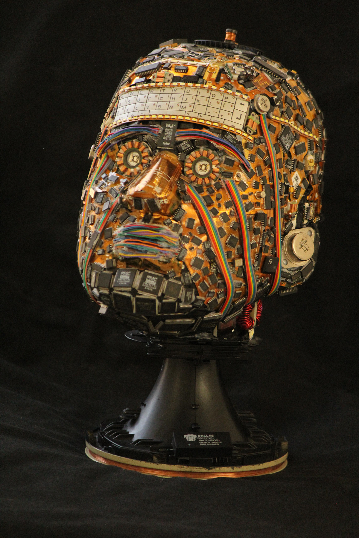 de nouvelles sculptures en recyclage d'électronique de Vishwanath Mallabadi Davangere de nouvelles sculptures en recyclage d electronique de Vishwanath Mallabadi Davangere 1 de-nouvelles-sculptures-en-recyclage-d-electronique-de-Vishwanath-Mallabadi-Davangere-1